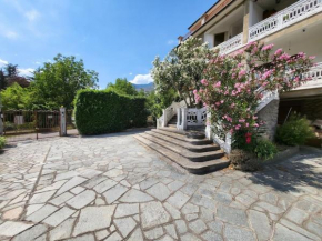 Big appartement - 9 guests - Air Conditionning and Courtyard
